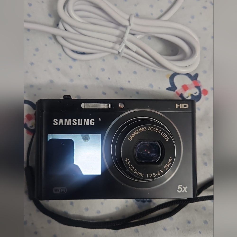 Samsung Smart WiFi Dual View DV300F 16.0MP Digital Camera (working)